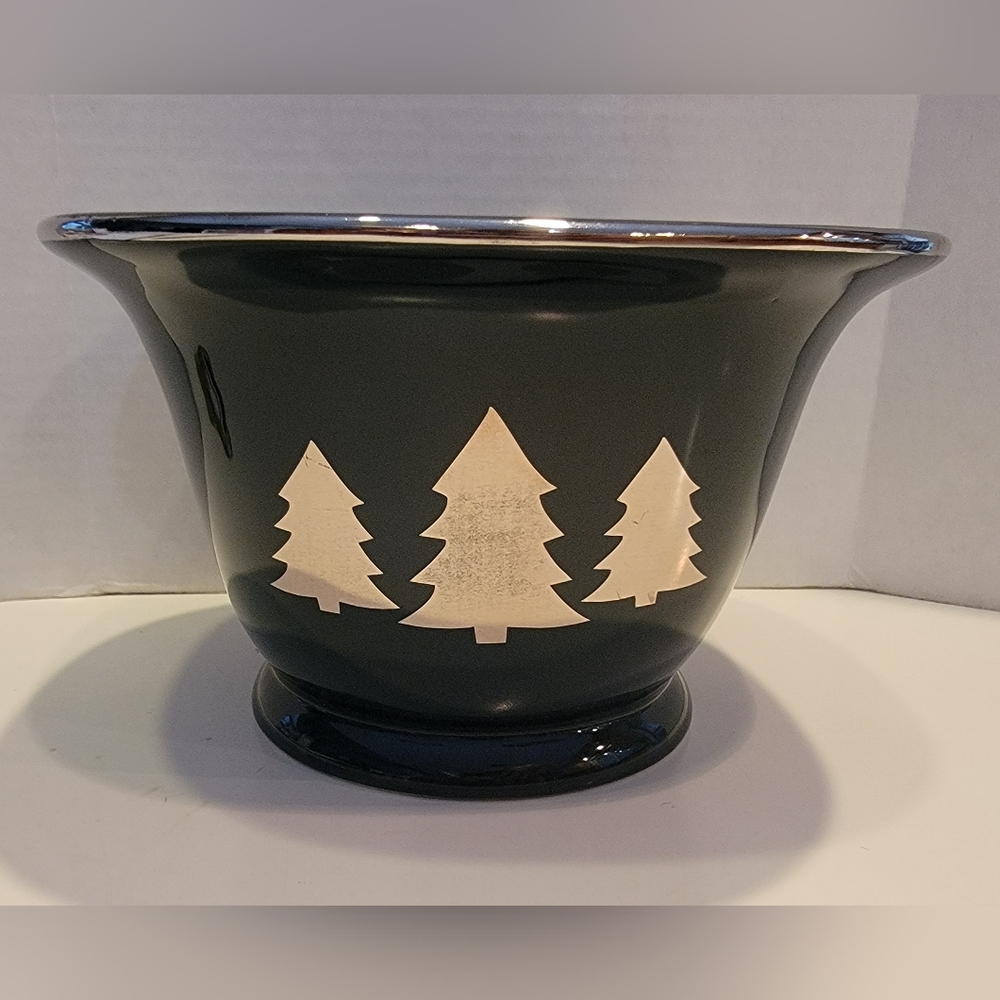 Bath& Body Works 1999 Holiday Edition Hunter Green Bowl Silver Trees & Rim